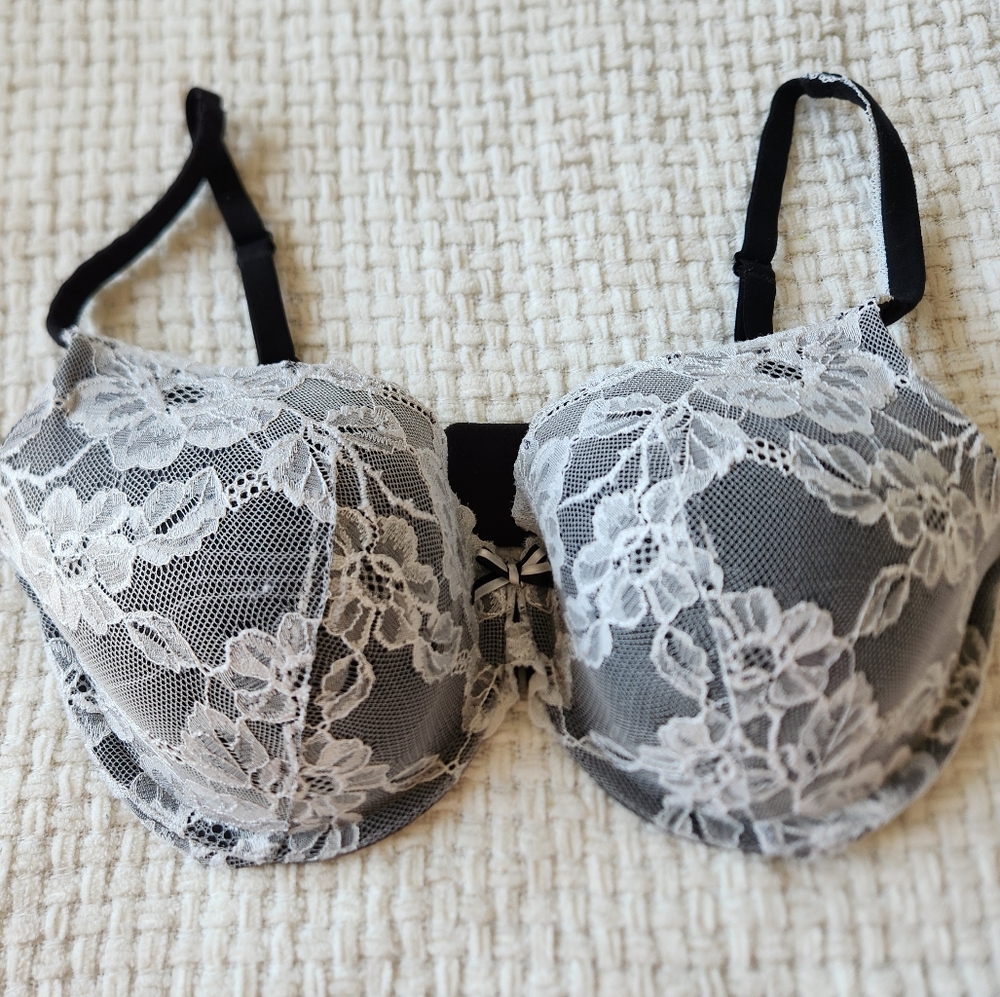 Victoria's Secret bra lined 34F